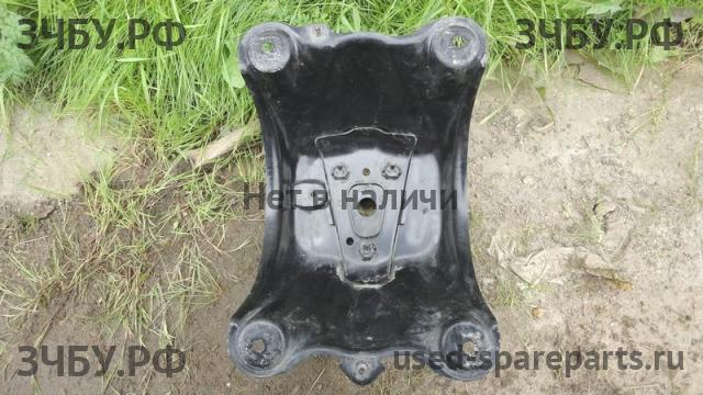 Toyota RAV 4 (3) Крепление запасного колеса