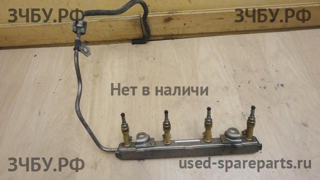Toyota RAV 4 (3) Рейка топливная (рампа)
