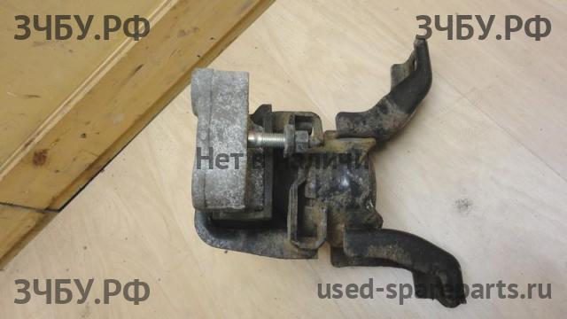 Toyota RAV 4 (3) Опора двигателя