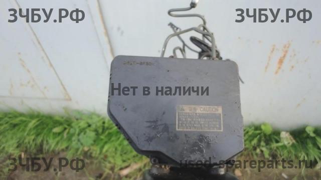 Toyota RAV 4 (3) Блок ABS (насос)