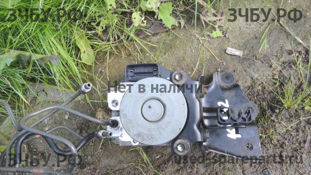 Toyota RAV 4 (3) Блок ABS (насос)
