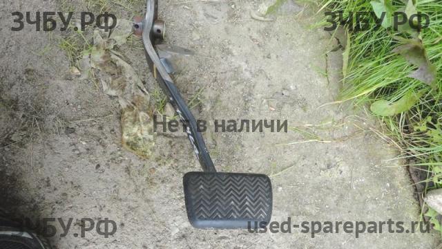 Toyota RAV 4 (3) Педаль тормоза
