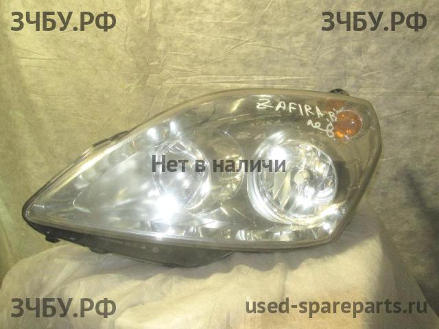 Opel Zafira B Фара левая