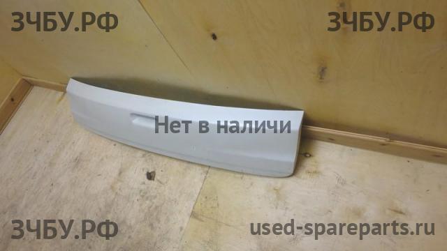 Honda CR-V 4 Накладка на дверь багажника
