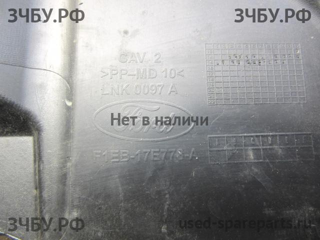 Ford Focus 3 Кронштейн бампера