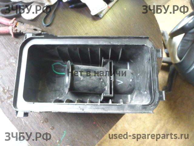 Toyota Land Cruiser 120 (PRADO) Расходомер воздуха (массметр)