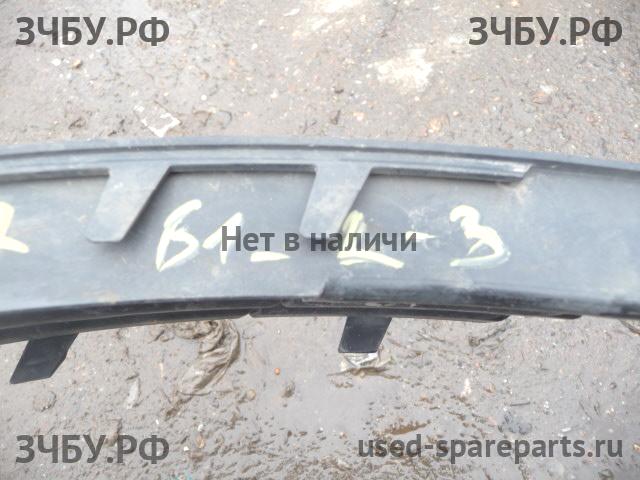 Volkswagen Passat B6 Решетка в бампер