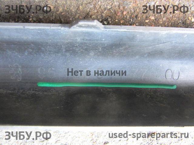 Peugeot 208 (1) Бампер передний