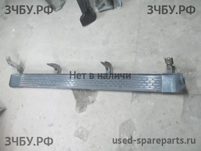 Toyota Land Cruiser 100 Подножка