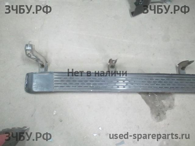 Toyota Land Cruiser 100 Подножка