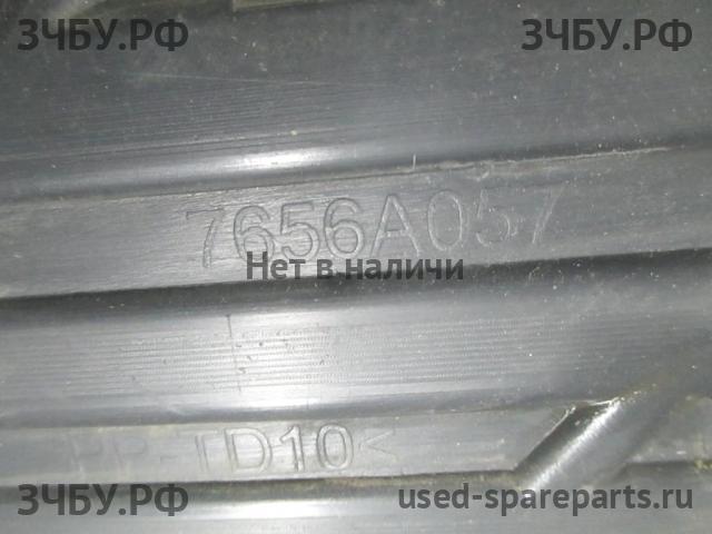 Mitsubishi Pajero/Montero 4 Подножка
