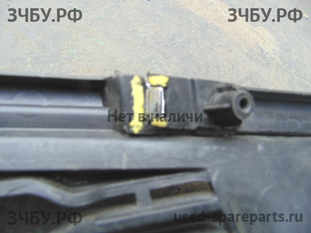 KIA Ceed 1 Решетка радиатора