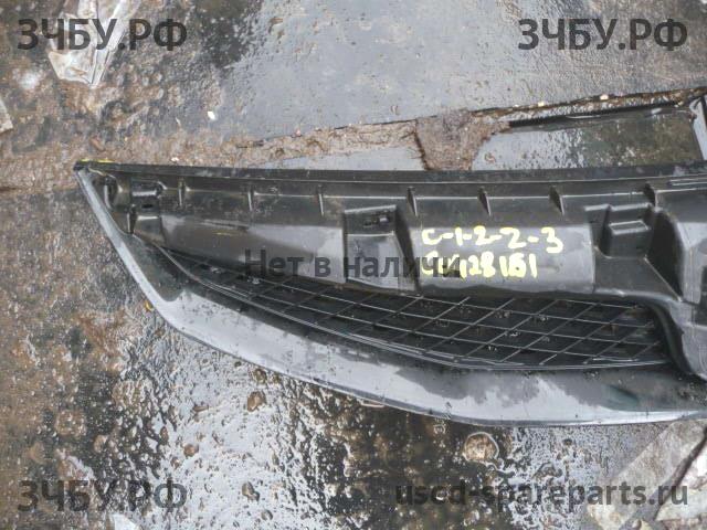 Honda Civic 8 (4D) Решетка радиатора