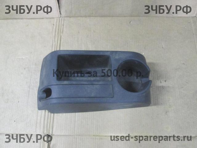 Volkswagen Golf 5 Консоль между сиденьями (Подлокотник)