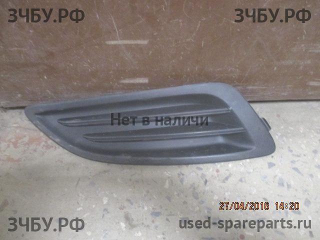 Ford Fiesta 6 Рамка противотуманной фары правой