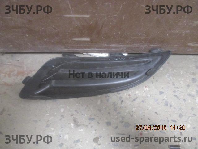 Ford Fiesta 6 Рамка противотуманной фары правой