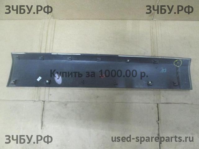 Hyundai Santa Fe 1 (SM) Накладка двери передней левой