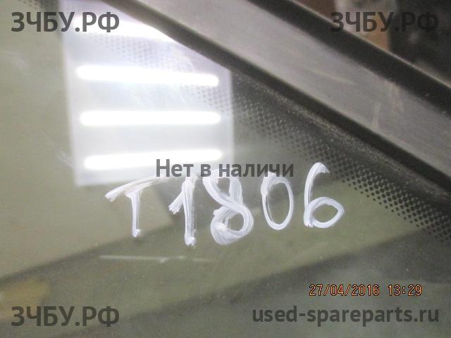 Ford Focus 3 Стекло кузовное глухое левое