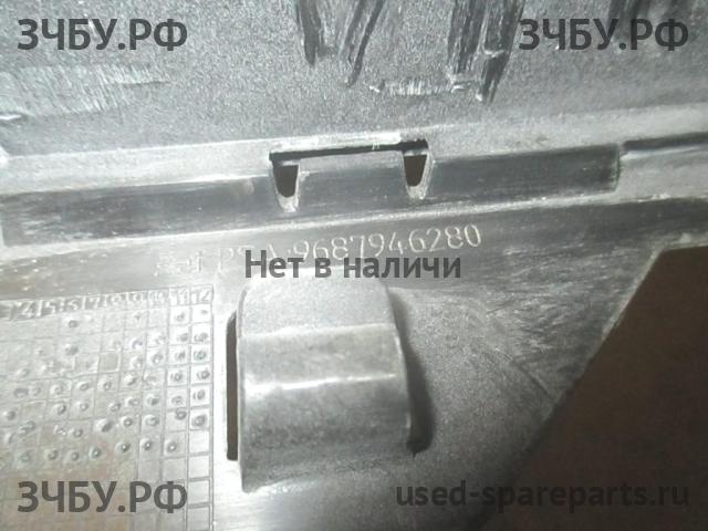 Citroen C4 (2) Решетка радиатора