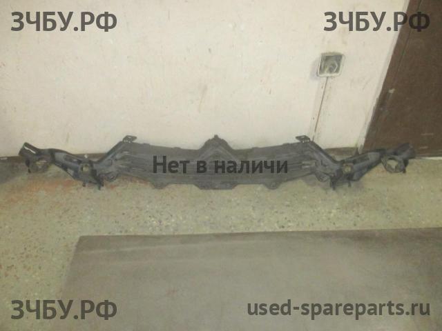 Citroen C4 (2) Решетка радиатора