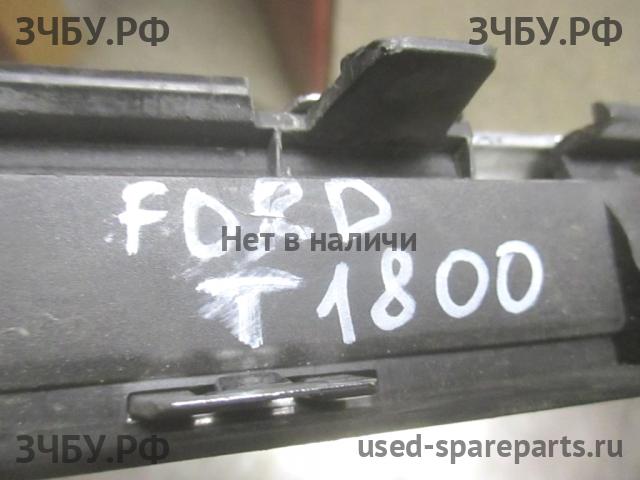 Ford Focus 3 Решетка радиатора