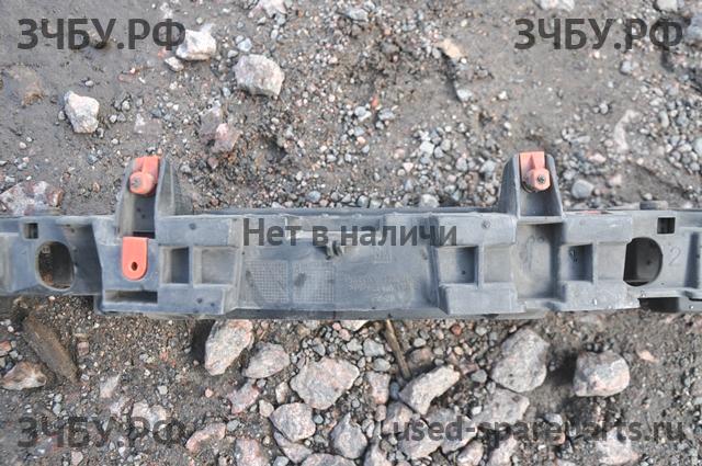 Opel Astra J Направляющая переднего бампера