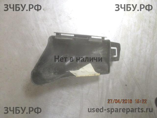 Ford Focus 3 Кронштейн бампера задний