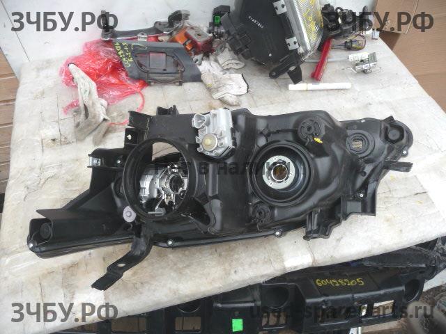 Toyota Camry 7 (V50) Фара правая