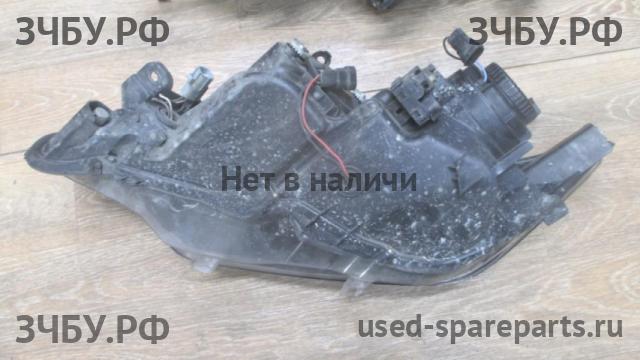 Toyota Camry 7 (V50) Фара правая