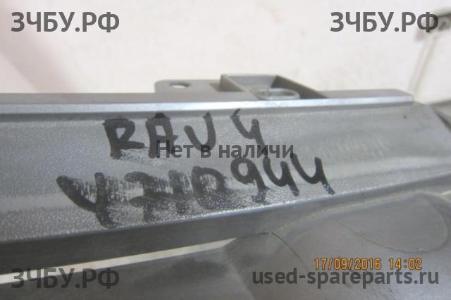 Toyota RAV 4 (3) Решетка радиатора