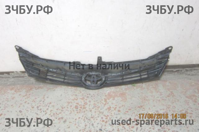 Toyota Camry 7 (V50) Решетка радиатора