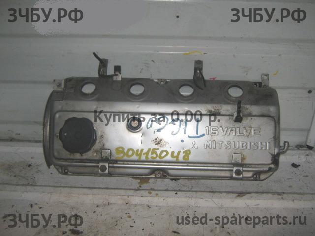 Mitsubishi Carisma (DA) Крышка головки блока (клапанная)