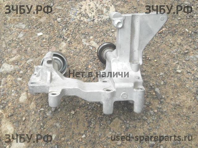 Mitsubishi ASX Кронштейн генератора
