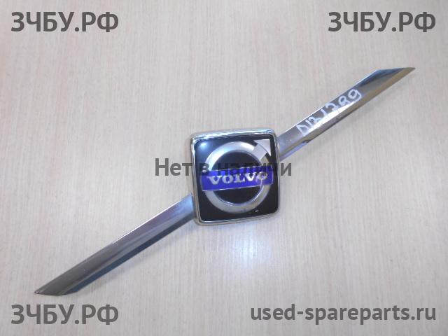 Volvo XC-70 Cross Country (2) Эмблема (логотип, значок)