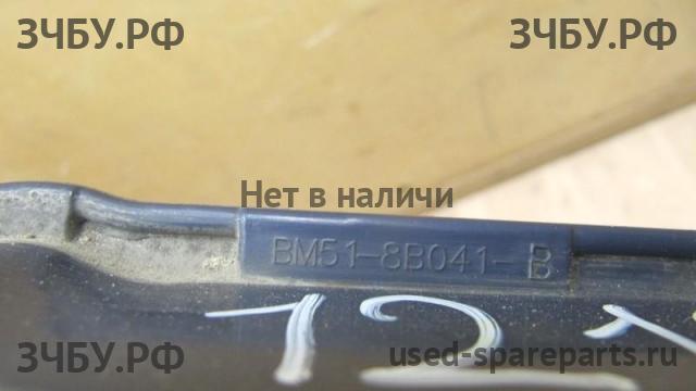 Ford Focus 3 Панель передняя (телевизор)