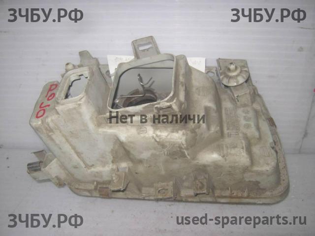 Volkswagen Polo 3 Фара левая