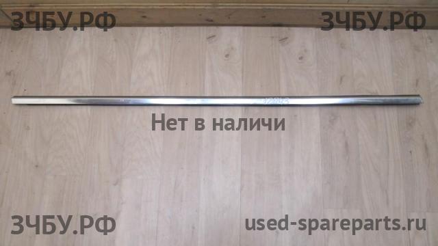 Opel Astra J Накладка стекла