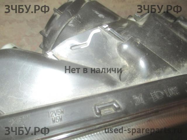 Toyota RAV 4 (3) Фара правая