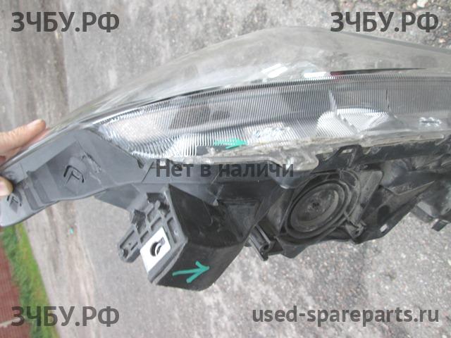 Honda Civic 9 (4D) Фара правая