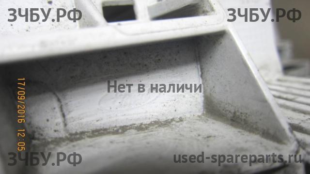 Ford Focus 3 Панель передняя (телевизор)