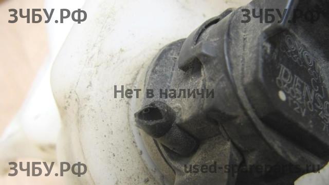 Toyota RAV 4 (3) Бачок омывателя лобового стекла