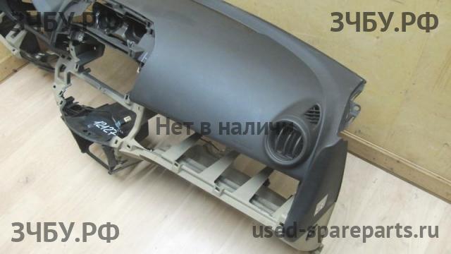 Toyota RAV 4 (3) Торпедо