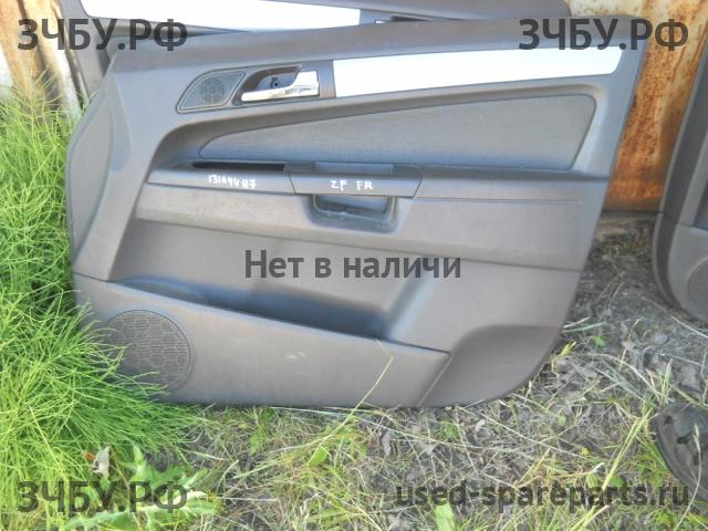 Opel Zafira B Обшивка двери передней правой