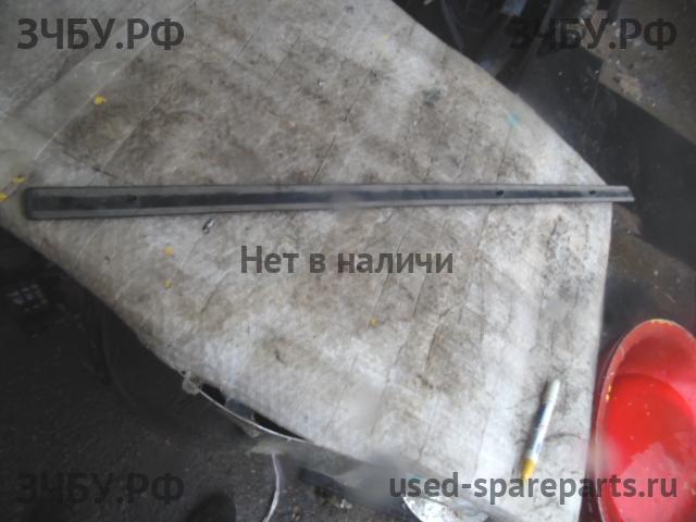 Ford Focus 2 Молдинг двери передней левой