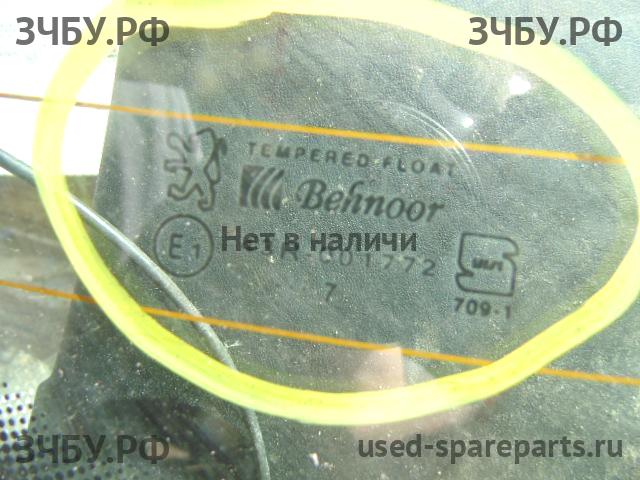 Peugeot 206 Стекло заднее