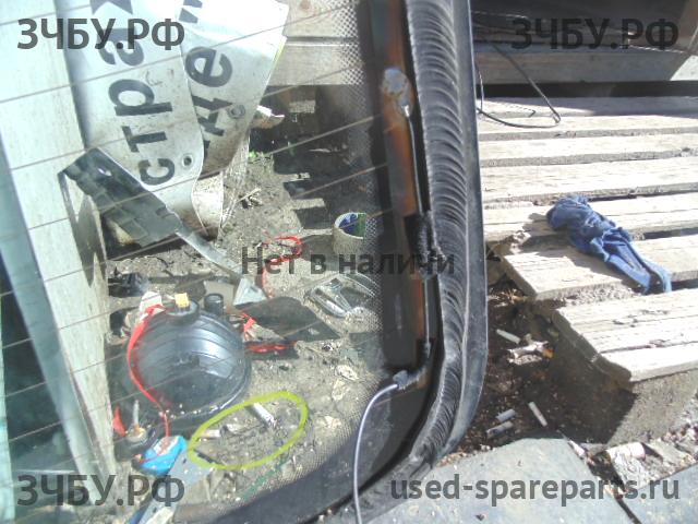 Peugeot 206 Стекло заднее