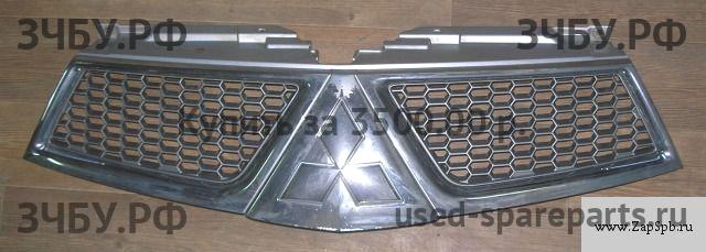 Mitsubishi Pajero/Montero Sport 2 (KH) Решетка радиатора