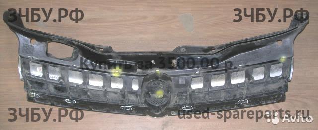 Opel Astra H Решетка радиатора