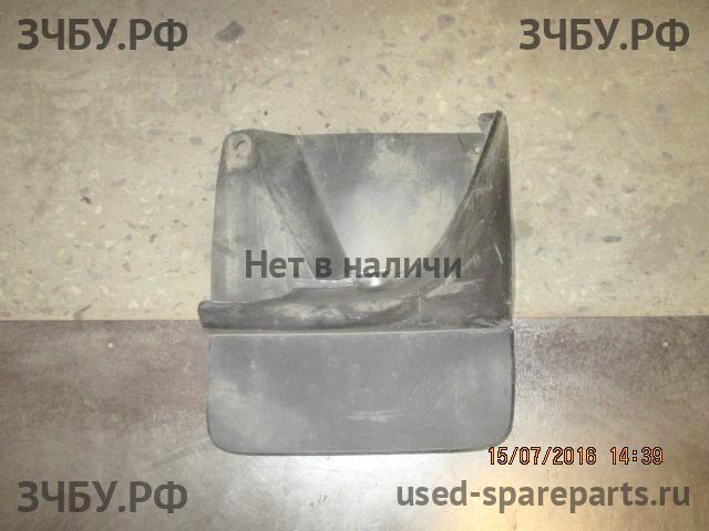 Toyota Land Cruiser 120 (PRADO) Брызговик задний правый