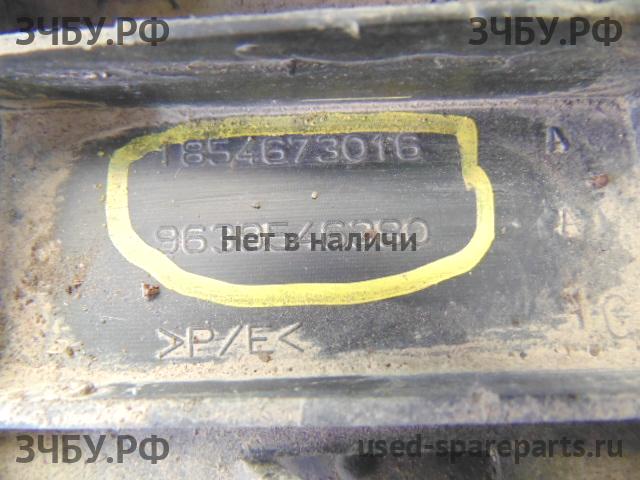 Peugeot 307 Кронштейн бампера задний